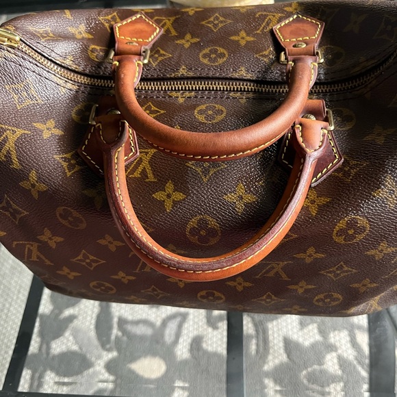 BEAUTIFUL “VINTAGE” LOUIS VUITTON ‼️ - Picture 1 of 15